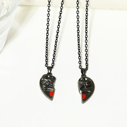 Punk Retro Skull Pendant Halloween Necklace Heart-shaped Magnetic Stitching Love Skull Couple Necklace